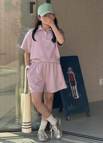 Пудровый летний костюм (поло, шорты) SHEIN