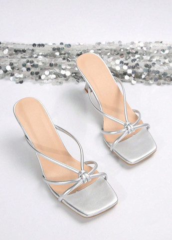 Серебряные шлепанцы SHEIN