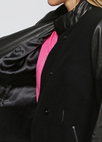 Чорна демісезонна куртка Vicentini