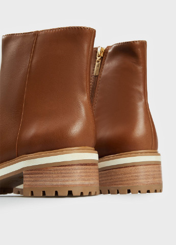 Осенние ботинки Schutz без декора