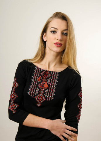 Жіноча вишита футболка Гуцулка чорна з червоною вишивкою Melanika (250206138)
