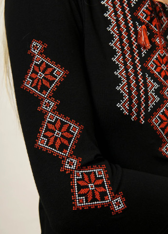 Женская вышитая футболка Гуцулка черная с красной вышивкой Melanika (250206138)
