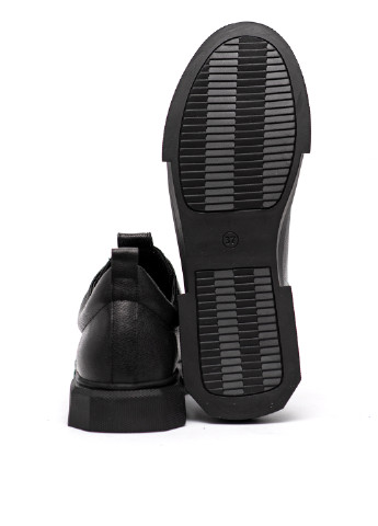 Туфли CEM Shoes без каблука с металлическими вставками