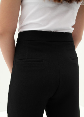 Черные кэжуал демисезонные брюки Deloras