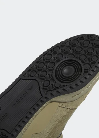 Оливковые демисезонные кроссовки gw4374 adidas FORUM LOW CL SHOES