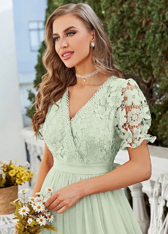 Светло-зеленое вечернее платье а-силуэт SHEIN однотонное