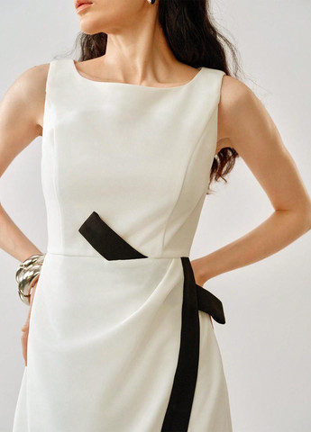 Черно-белое деловое платье футляр SHEIN колор блок
