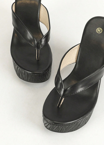 Черные шлепанцы SHEIN