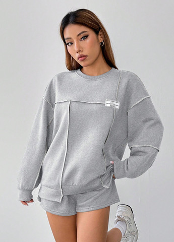 Светло-серый свитшот SHEIN меланж нашивки (332805475)