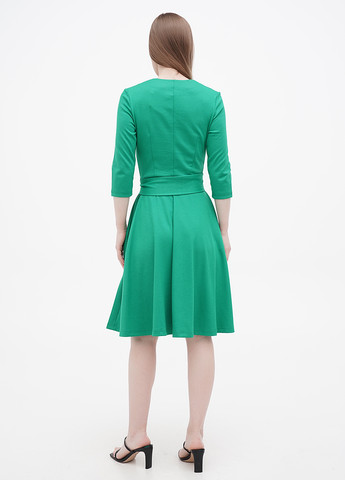 Зеленое кэжуал платье на запах, клеш Maurini однотонное