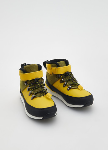 Желтые спортивные осенние ботинки Reserved
