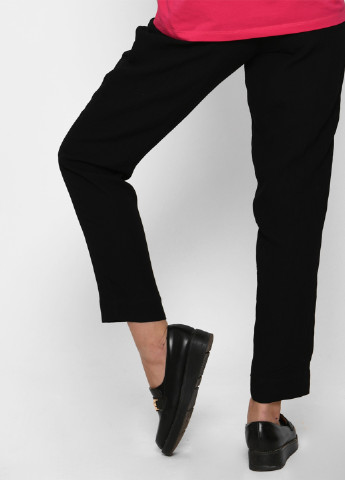 Черные кэжуал демисезонные прямые, укороченные брюки Carica