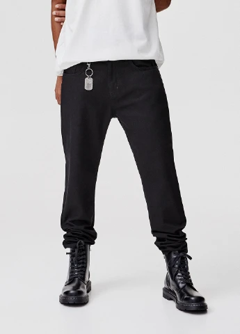 Черные демисезонные зауженные джинсы Pull & Bear