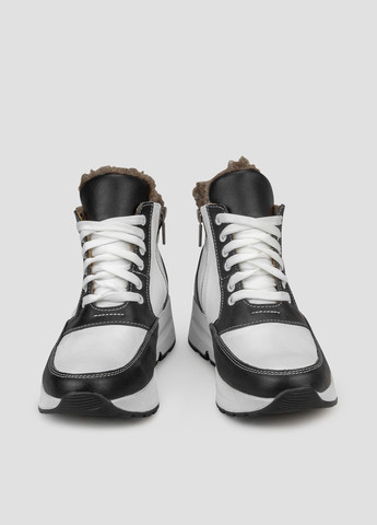 Черно-белые зимние кроссовки Libero