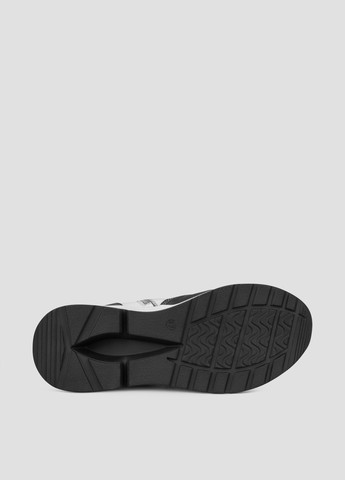 Черно-белые зимние кроссовки Libero