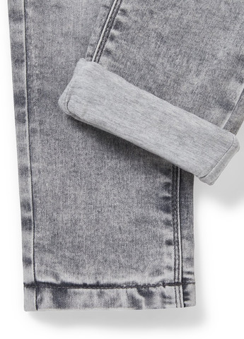 Серые демисезонные зауженные джинсы C&A