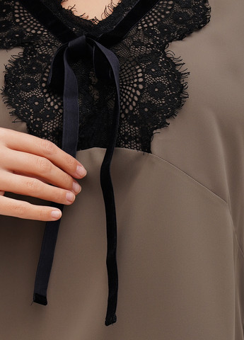 Хаки блуза Sassofono