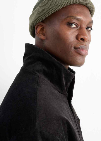 Чорна демісезонна куртка C&A