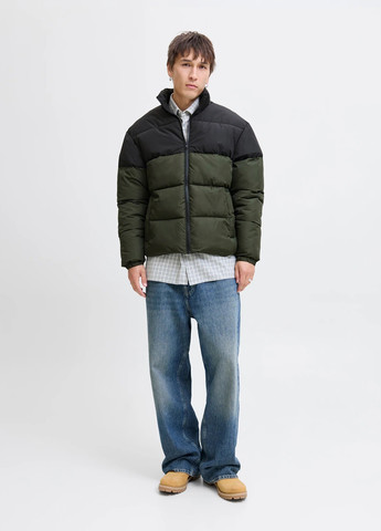 Оливкова (хакі) демісезонна куртка Jack & Jones