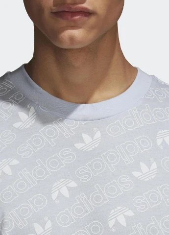 Світло-сіра футболка з коротким рукавом adidas
