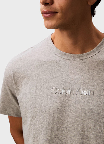 Сіро-бежева футболка Calvin Klein