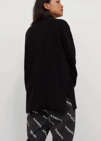 Чорний зимовий в'язаний светр H&M