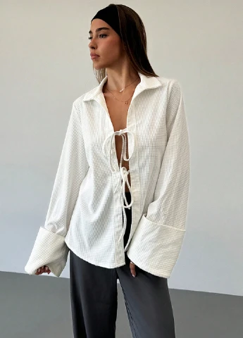 Молочна блуза SHEIN