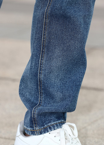 Синие демисезонные регюлар фит джинсы SHEIN