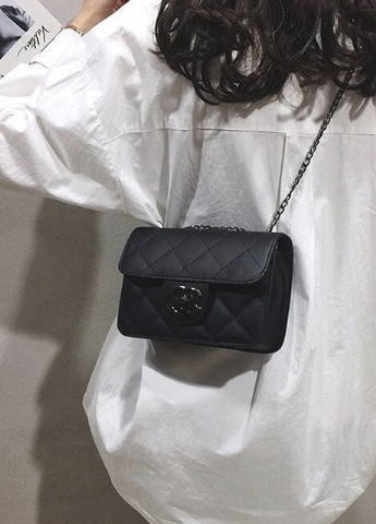 Жіноча класична сумочка крос-боді на ланцюжку чорна NoName (251204088)