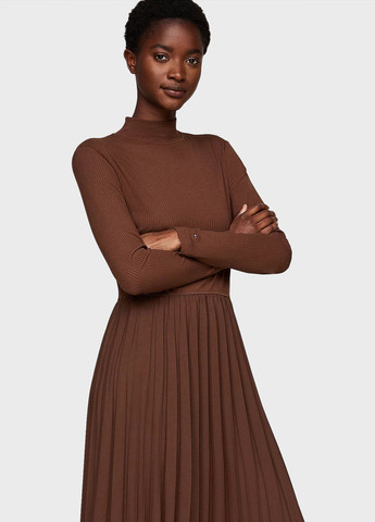 Коричнева кежуал сукня плісована Tommy Hilfiger однотонна