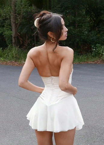 Молочное коктейльное платье бэби долл SHEIN однотонное