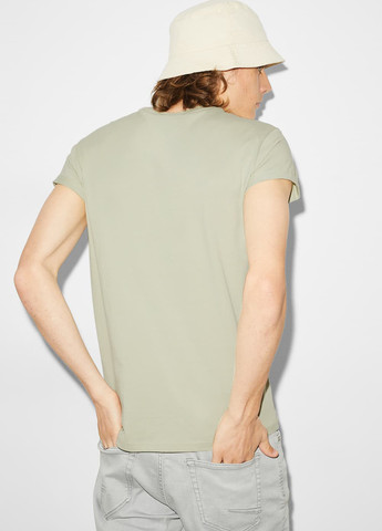 Оливковая футболка C&A