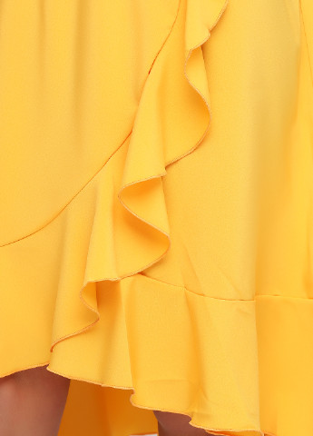 Желтое кэжуал платье на запах ANVI однотонное