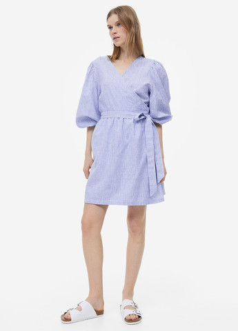 Голубое кэжуал платье на запах H&M в полоску