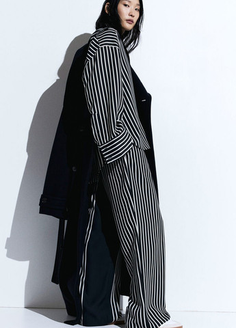 Черно-белая кэжуал рубашка в полоску H&M