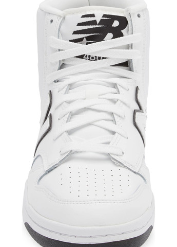 Белые всесезонные кроссовки New Balance