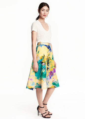 Разноцветная кэжуал с абстрактным узором юбка H&M клешированная