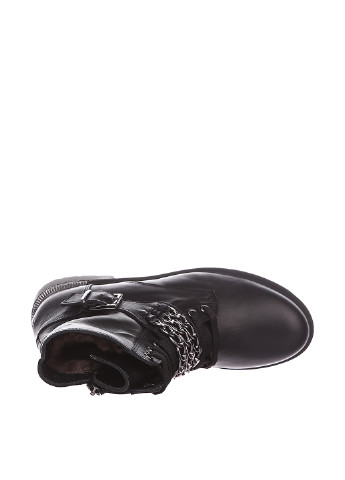 Осенние ботинки Tucino с металлическими вставками