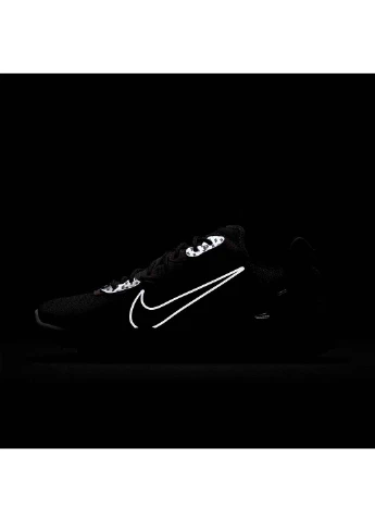 Чорно-білі кросівки всесезон Nike