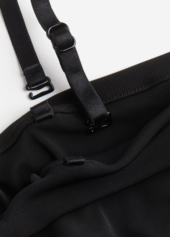 Черное вечернее, кэжуал платье с открытыми плечами H&M Studio однотонное