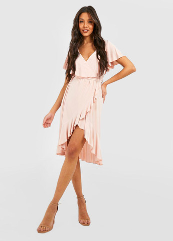 Пудрова кежуал сукня на запах Boohoo однотонна