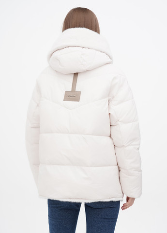 Молочная зимняя куртка Clasna