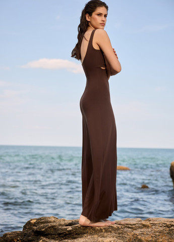 Коричневое кэжуал платье с открытой спиной Gepur однотонное