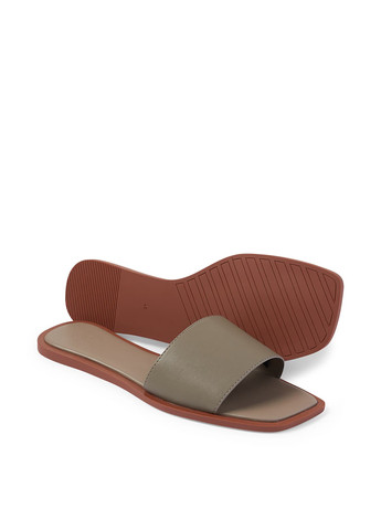 Серо-зеленые шлепанцы C&A