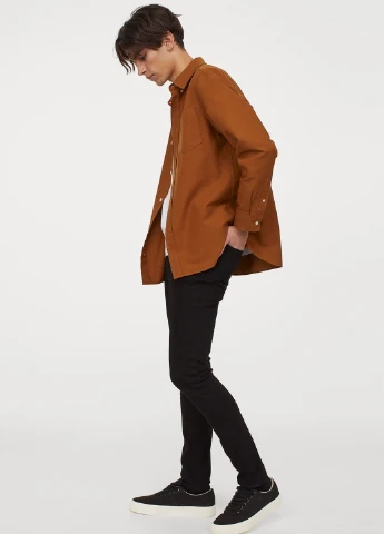 Черные демисезонные зауженные джинсы H&M
