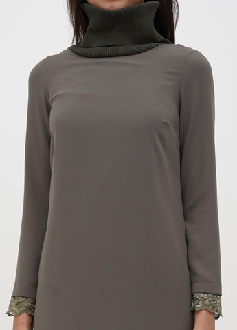 Оливковое (хаки) кэжуал платье платье-свитер Sassofono однотонное