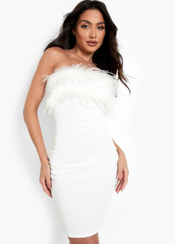 Белое коктейльное платье футляр, бандо Boohoo однотонное