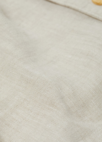 Світло-бежевий літній костюм (сорочка, шорти) з шортами, з сорочкою H&M