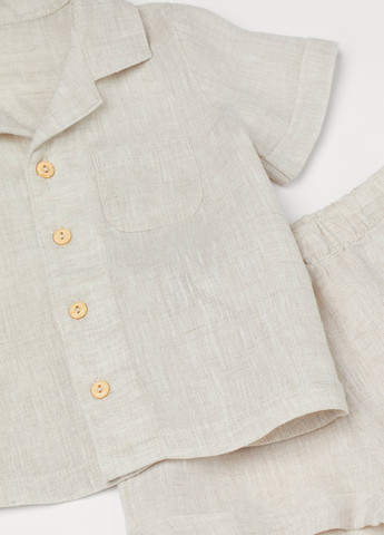 Світло-бежевий літній костюм (сорочка, шорти) з шортами, з сорочкою H&M