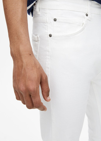 Белые демисезонные скинни джинсы Pull&Bear